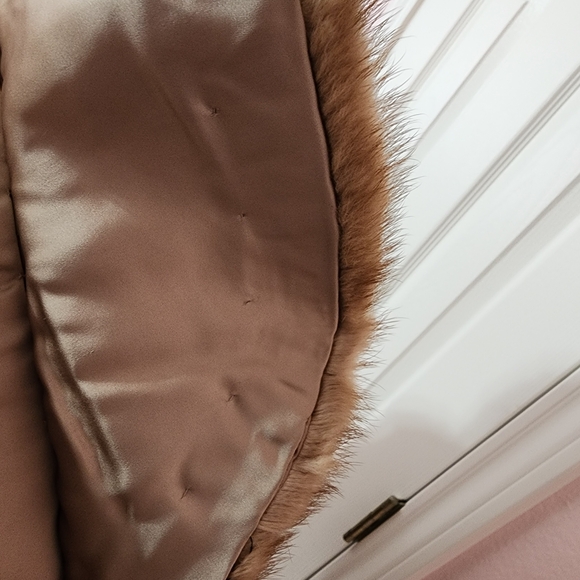 Elegant Blonde Mink Fur Stole - Picture 13 of 13